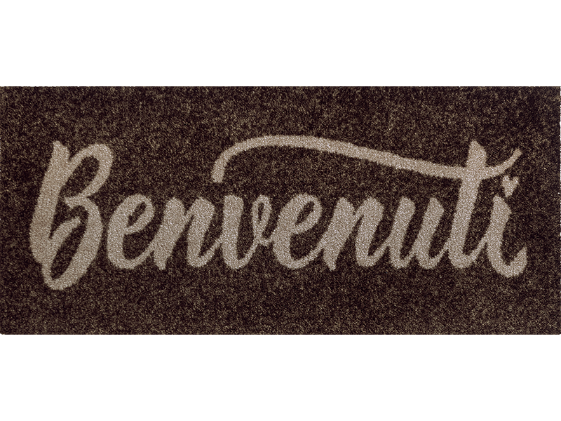 braune Fußmatte mit Schriftzug "Benvenuti"