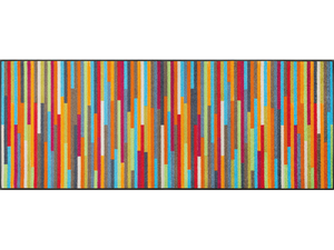Fußmatte mit bunten Streifen