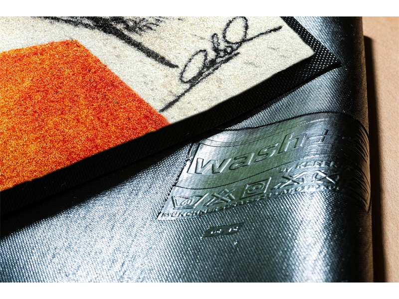 curled figures wash + dry Matte